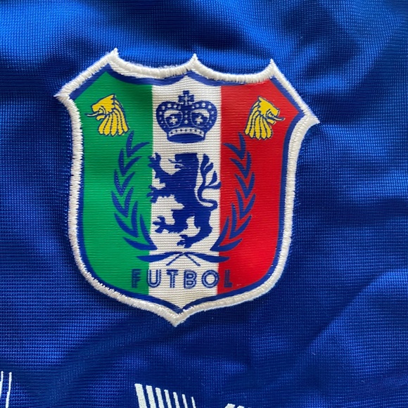 Shirt - Picture 3 of 4